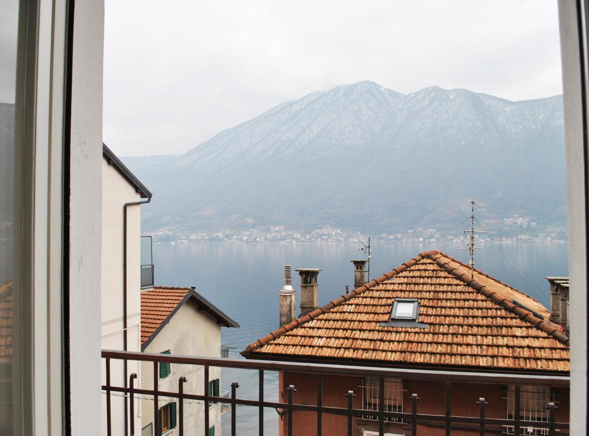 The Romantic Village House - Apartments With Lake View Colonno Exterior photo
